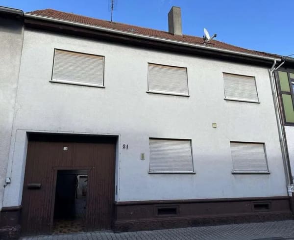 Immobilie in Philippsburg - Traumhaft großes Zwei-Familienhaus mit Wintergarten, Hof, Scheune & Garten - PROVISIONSFREI - Bild 0