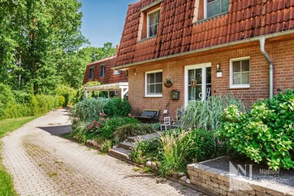 Immobilie in Kirchgellersen - Lichtdurchflutete Doppelhaushälfte mit überdachter Terrasse und zwei Stellplätzen - Bild 1