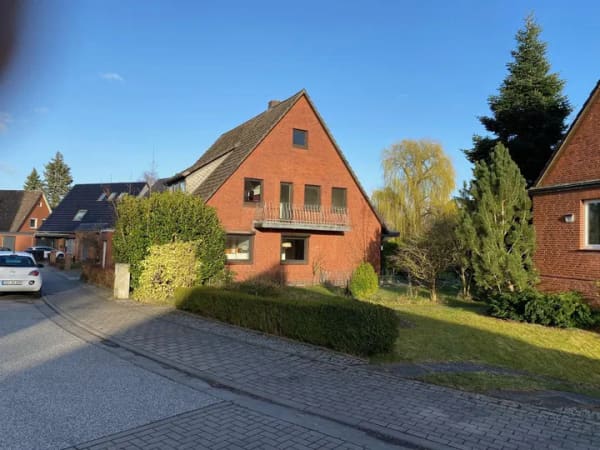 Immobilie in Bad Oldesloe - "PREISSENKUNG" Helles/großes Ein- bis Zweifamilienhaus - Bild 0