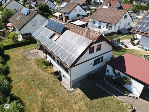 Immobilie in Steinheim am Albuch - WOHNEN MIT WEITBLICK – vielseitige Immobilie für die ganze Familie - Bild 1