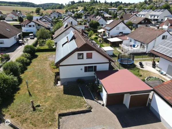Immobilie in Steinheim am Albuch - WOHNEN MIT WEITBLICK – vielseitige Immobilie für die ganze Familie - Bild 2