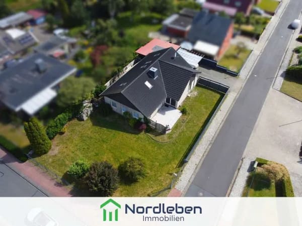 Immobilie in Ostrhauderfehn - Außen dezent, innen gigantisch: Kernsaniertes (2018) XXL-Raumwunder mit 7 Zimmern! - Bild 1