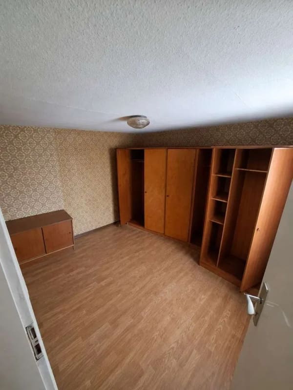 Immobilie in Stadtallendorf - Charmantes Fachwerkhaus mit Innenhof, zwei Garagen und viel Potenzial - Bild 1