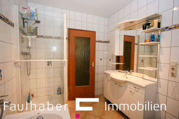 Immobilie in Witzenhausen - Wohnen in begehrter Lage am Warteberg in Witzenhausen Einfamilienhaus mit ELW, Garage, Garten - Bild 4