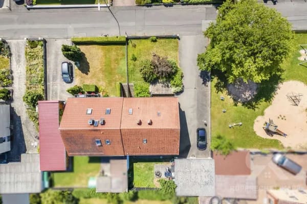 Immobilie in Windischeschenbach - Zweifamilienhaus in ruhiger Lage mit Doppelgarage, Garten und vielseitigem Nutzungspotenzial - Bild 3