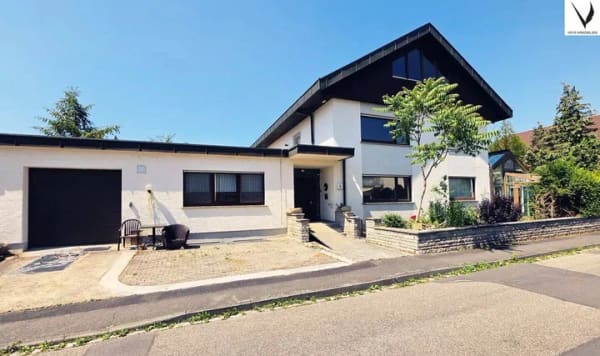 Immobilie in Veitshöchheim - Exklusives Zweifamilienhaus in Bestlage von Veitshöchheim - Potenzial für bis zu fünf Wohneinheiten - Bild 3