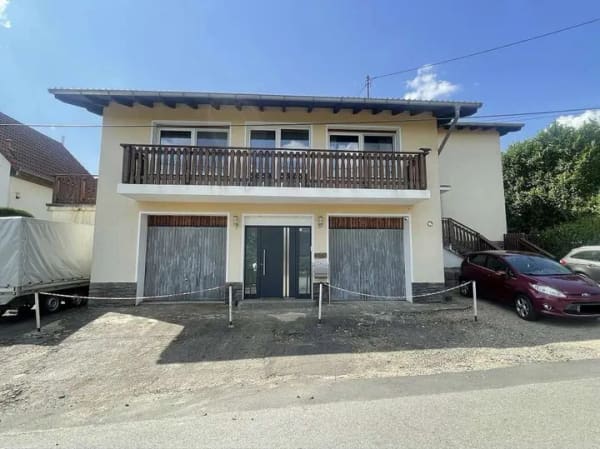 Immobilie in Neunkirchen-Seelscheid - Freistehendes Zweifamilienhaus mit zwei Garagen in Split-Level-Bauweise  - Bild 3