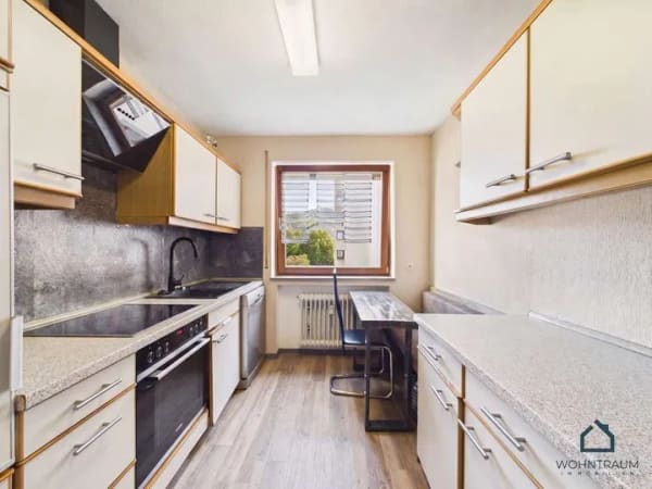 Immobilie in Gengenbach - Jetzt investieren: Gepflegte 4-Zimmer-Wohnung mit Balkon, Garage & Stellplatz - Bild 1
