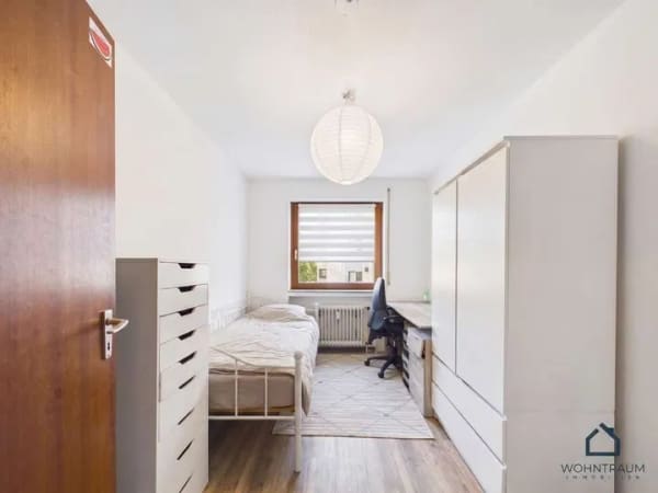 Immobilie in Gengenbach - Jetzt investieren: Gepflegte 4-Zimmer-Wohnung mit Balkon, Garage & Stellplatz - Bild 4