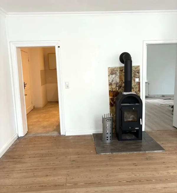 Immobilie in Schwabstedt - Charmantes Wohnhaus mit vermieteter Einliegerwohnung, gut gelegen in Schwabstedt. Investor-geeignet. - Bild 0