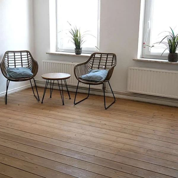 Immobilie in Schwabstedt - Charmantes Wohnhaus mit vermieteter Einliegerwohnung, gut gelegen in Schwabstedt. Investor-geeignet. - Bild 1