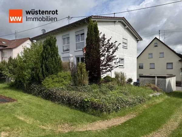 Immobilie in Böhmenkirch - Modernes Familienglück mit sonnigem Garten in ruhiger Wohnlage - Bild 0
