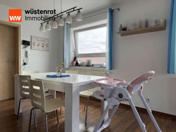 Immobilie in Böhmenkirch - Modernes Familienglück mit sonnigem Garten in ruhiger Wohnlage - Bild 2