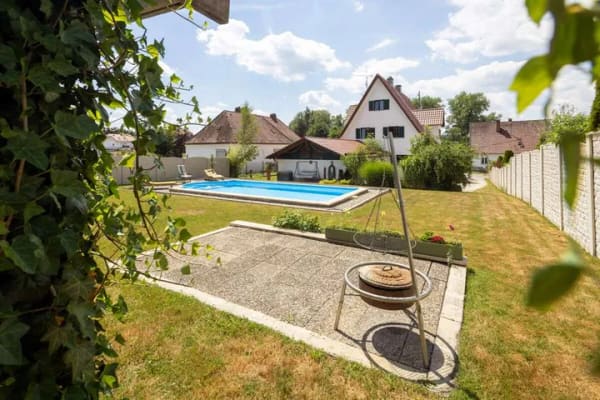 Immobilie in Kammlach - Wohnen mit hoher Lebensqualität: Gepflegtes Einfamilienhaus mit Pool und viel Privatsphäre - Bild 0
