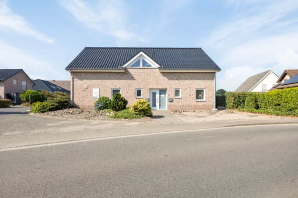 Immobilie in Waldfeucht - Kapellenstraße 2, Waldfeucht – Eine einzigartige Gelegenheit zum Wohnen, Arbeiten, für Mehrgenerationenwohnen oder Pflege im familiären Umfeld - Bild 0