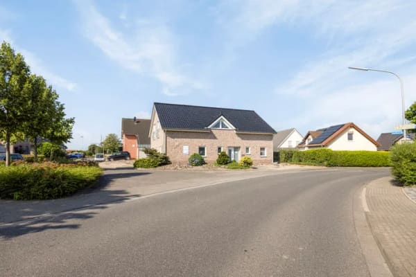 Immobilie in Waldfeucht - Kapellenstraße 2, Waldfeucht – Eine einzigartige Gelegenheit zum Wohnen, Arbeiten, für Mehrgenerationenwohnen oder Pflege im familiären Umfeld - Bild 2
