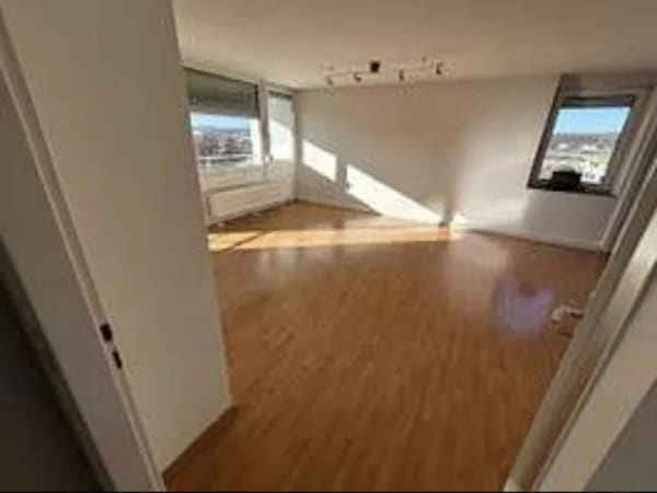 Immobilie in Bietigheim-Bissingen - Großzügige 4½ Zimmerwohnung mit Balkon im 3.OG in Bietigheim-Bissingen - Bild 1