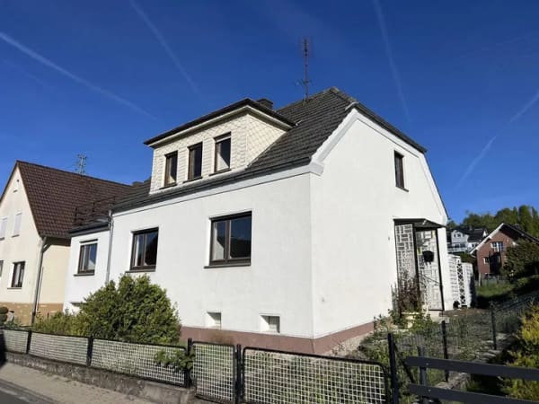 Immobilie in Dornburg - Ein Haus, das auf Ihre Ideen wartet - Bild 0