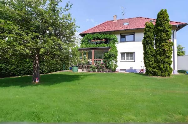 Immobilie in Schwaig bei Nürnberg - !! Freistehendes Zweifamilienhaus mit vielseitigen Nutzungsmöglichkeiten in Schwaig b. Nürnberg !!  - Bild 3