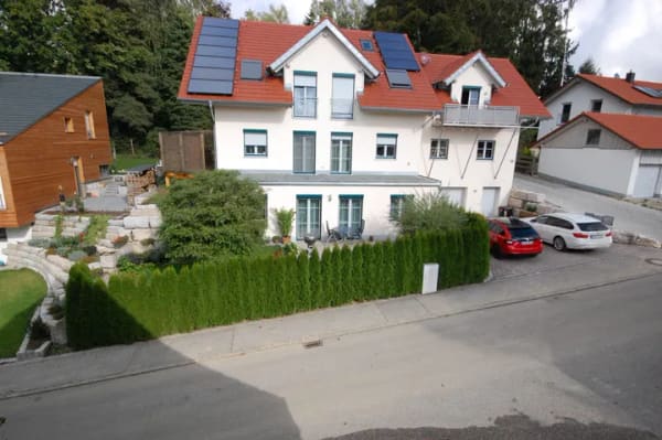 Immobilie in Hohenpolding - Haushälfte in 2er WEG mit Garten und 2 Terrassen - PROVISIONSFREI - Bild 0