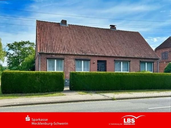 Immobilie in Vielank - Haus mit Werkstatt auf großem Grundstück - Bild 0