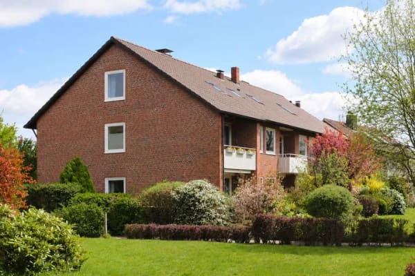Immobilie in Norderstedt - Solide Erträge, gute Lage, überschaubare Größe,  Aufteilungsoption – ein sicheres Investment - Bild 1