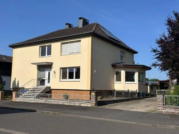 Immobilie in Homberg - Gepflegtes Wohnhaus mit großzügigen Raumangebot in naturnaher Wohnlage von Homberg-Caßdorf - Bild 0