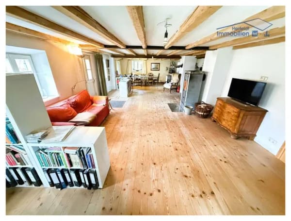 Immobilie in Unterdießen - Sanierungsbedürftiges, denkmalgeschütztes Bauernhaus mit Baugrundstück und viel Potenzial - Bild 2
