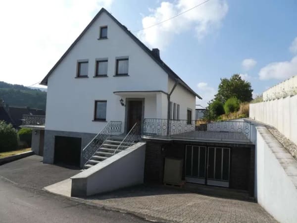 Immobilie in Fell - Achtung junge Familie - Freistehendes Wohnhaus mit 2 Garagen und großen Terrassen in Fell - Bild 0