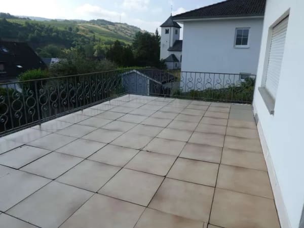 Immobilie in Fell - Achtung junge Familie - Freistehendes Wohnhaus mit 2 Garagen und großen Terrassen in Fell - Bild 3
