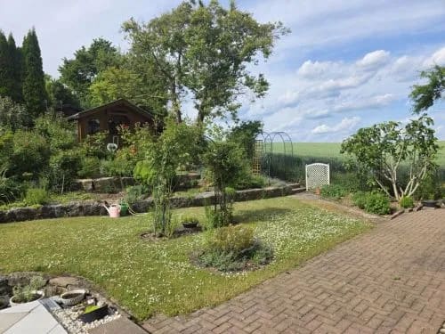 Immobilie in Waigolshausen - Wohn- und Geschäftshaus mit Lagerflächen, herrlicher Blick, 3 Garagen-StPl, + 4 StPl,  in 97534 Waigolshausen-Hergolshausen zwischen Würzburg / Schweinfurt /Volkach - Bild 3