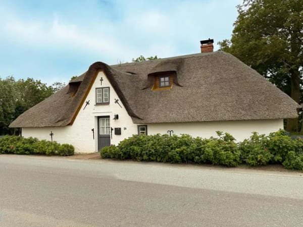 Immobilie in Tetenbüll - DEIN Zuhause unter Reet - großes gepflegtes Grundstück in wunderschöner Gegend - WASSERKOOG - Bild 0