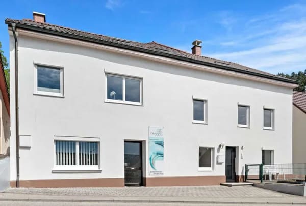 Immobilie in Tuttlingen - Wohnhaus mit vielen Möglichkeiten. Schönes Zweifamilienhaus in Möhringen - Bild 0