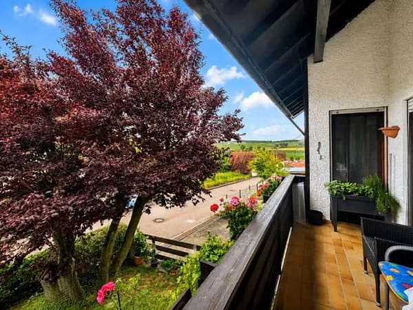 Immobilie in Glött - Freistehendes Einfamilienhaus mit Garage, Garten und vielfältigen Nutzungsmöglichkeiten in Glött - Bild 0