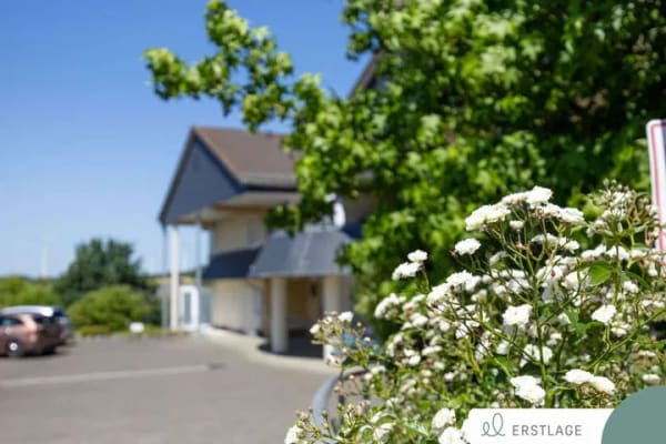 Immobilie in Kirchberg - GEPFLEGTE 64 M² WOHNUNG IN DER SENIORENWOHNANLAGE HUNSRÜCK-HÖHE, KIRCHBERG - Bild 0