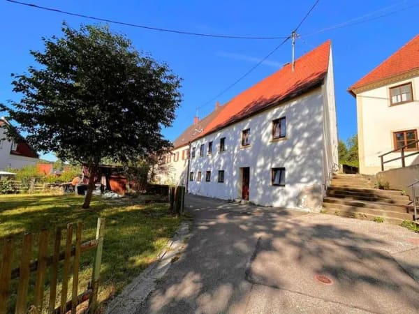 Immobilie in Kaisheim - Denkmalgeschütztes Zweifamilienhaus mit Garten im Ortskerns von Kaisheim - ca. 5km von Donauwörth - Bild 0