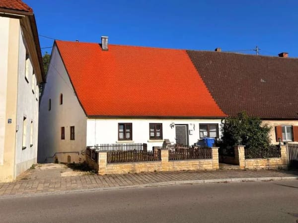 Immobilie in Kaisheim - Denkmalgeschütztes Zweifamilienhaus mit Garten im Ortskerns von Kaisheim - ca. 5km von Donauwörth - Bild 1