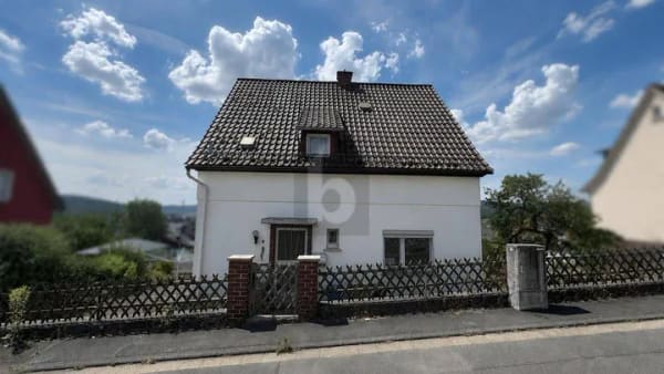Immobilie in Sinn - RUHIGE ORTSRANDLAGE - VIEL POTENZIAL - Bild 0