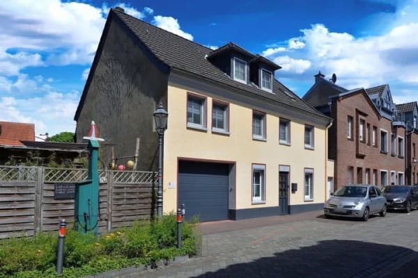 Immobilie in Xanten - Freistehendes Zweifamilienhaus mit separaten Eingängen - am Kurpark Xanten - Bild 1