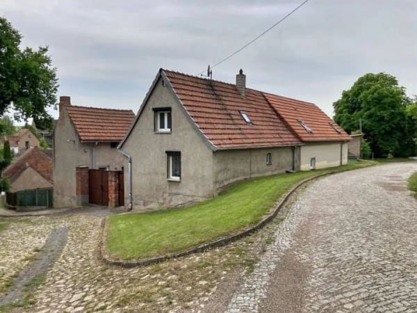 Immobilie in Allstedt - Ihr Zuhause mit Entwicklungspotenzial - Wohnen und Gestalten ! - Bild 0