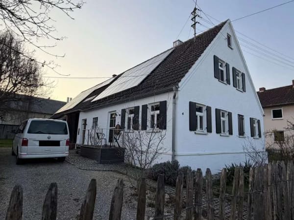 Immobilie in Finningen - Liebevoll saniertes Bauernhaus mit Stadel, Garten & viel Potenzial - Bild 1