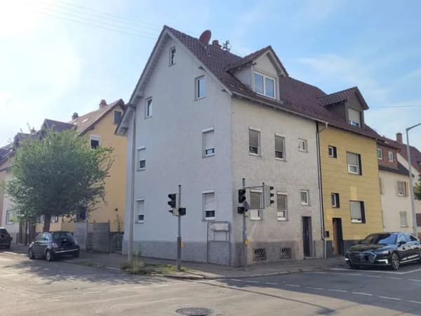 Immobilie in Villingen-Schwenningen - **NEU** Doppelhaushälfte mit viel Potenzial mitten in VS-Schwenningen *** - Bild 0