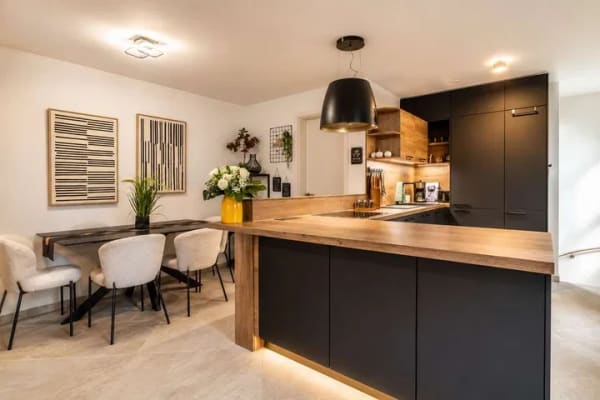 Immobilie in Brunnthal - Modernes Wohnen auf 2 Ebenen - exklusive Maisonette mit Garten und Designküche - Bild 2