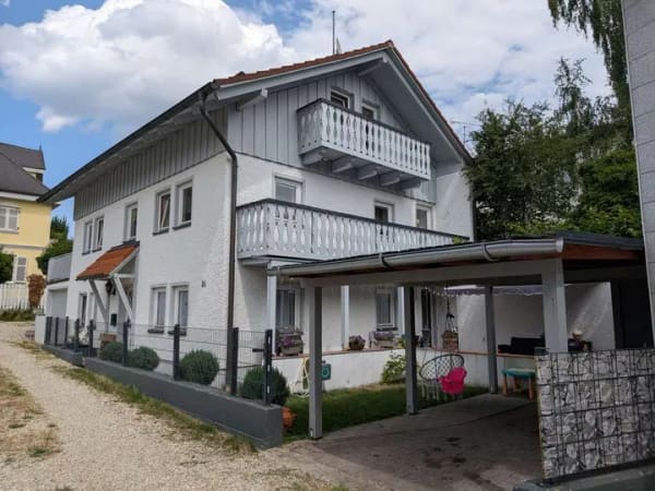 Immobilie in Gangkofen - Renoviertes EFH mit 2 Terrassen u 2 Balkonen auf kl. Grundstück - Bild 1