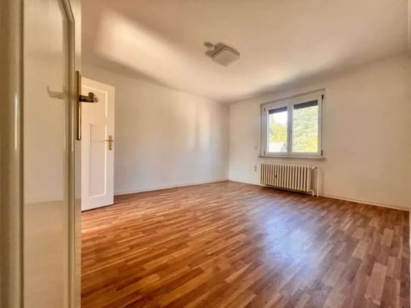 Immobilie in Biesenthal - Einfamilienhaus mit Garten und Potenzial - Bild 1