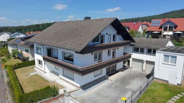 Immobilie in Staufenberg - Hochwertiges Zweifamilienhaus, gehobene Ausstattung, Ausbaupotential, traumhafter Ausblick - Bild 3