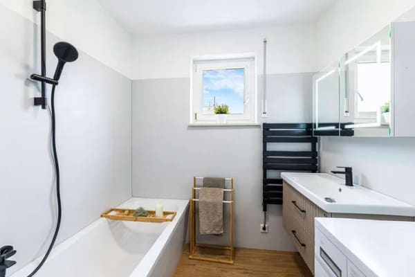 Immobilie in Hallstadt - Renovierte 3-Zimmer-Wohnung mit Balkon, Domblick, Aufzug und Garage - provisionsfrei - Bild 0