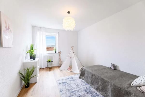 Immobilie in Hallstadt - Renovierte 3-Zimmer-Wohnung mit Balkon, Domblick, Aufzug und Garage - provisionsfrei - Bild 1