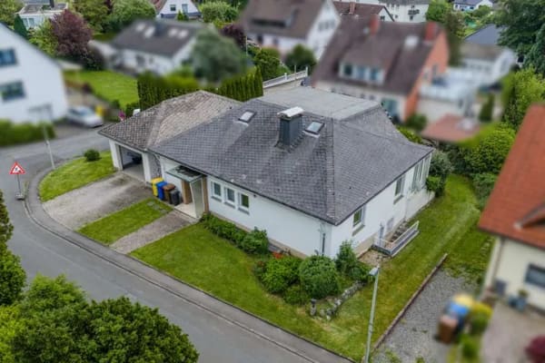 Immobilie in Bad Laasphe - ++ KRAG Immobilien ++ Freistehendes Haus mit Wintergarten und Vollkeller für Individualisten ++ - Bild 2