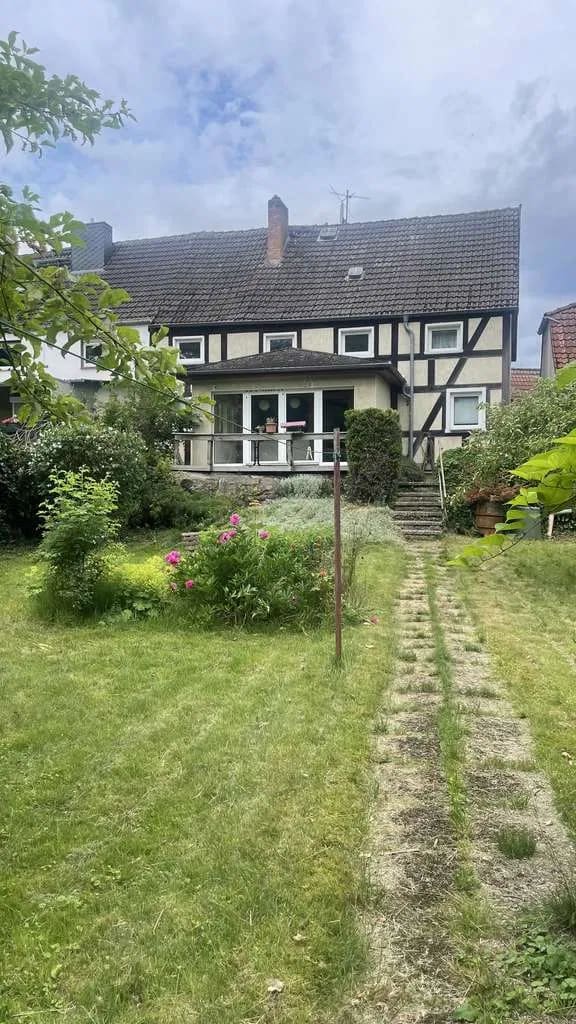 Immobilie in Halenbeck-Rohlsdorf - Haus mit Blick zum Meyenburger Park  - Bild 0